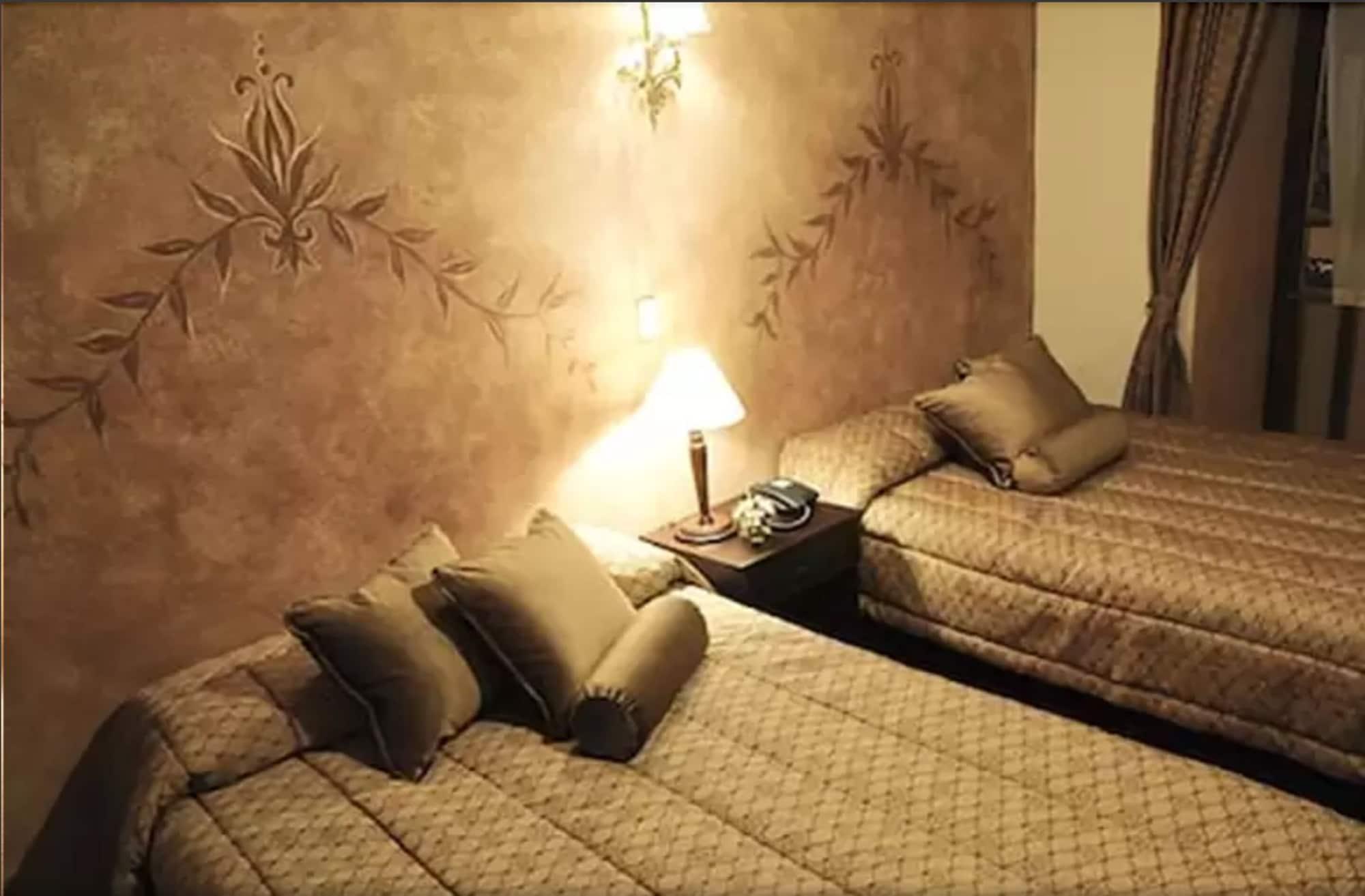 Hotel Casa San Rafael กูเอ็งกา ภายนอก รูปภาพ